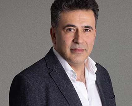 Apoteker Amid Seyedin